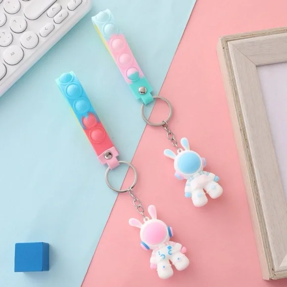 Bunny Astronaut Keychain Pick (1) - Picture 10 of 12